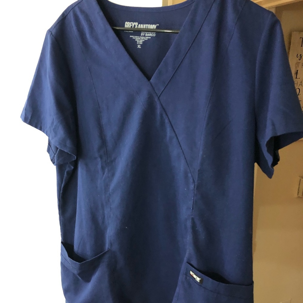 3 XL scrub tops